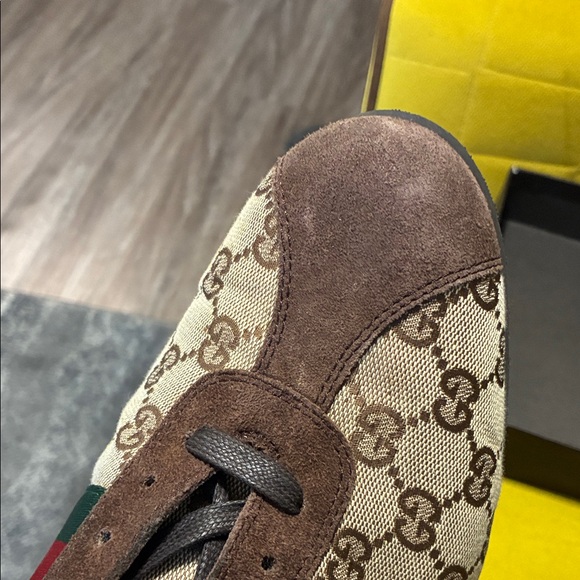 Authentic used Gucci Beige and Brown Men's Shoes. - Picture 5 of 14